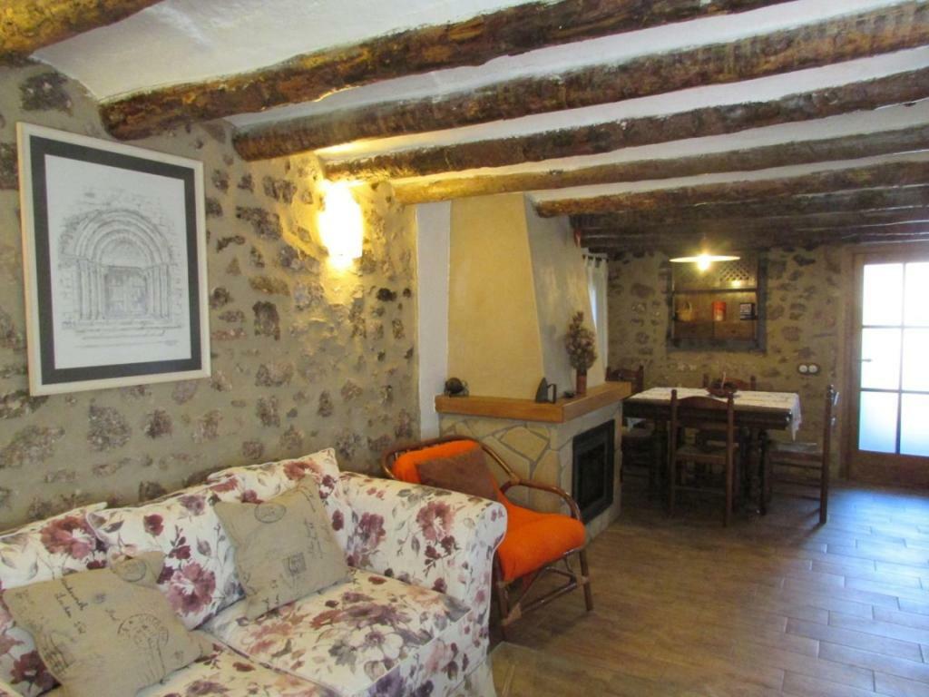 Can Font Guest House Siurana  Luaran gambar