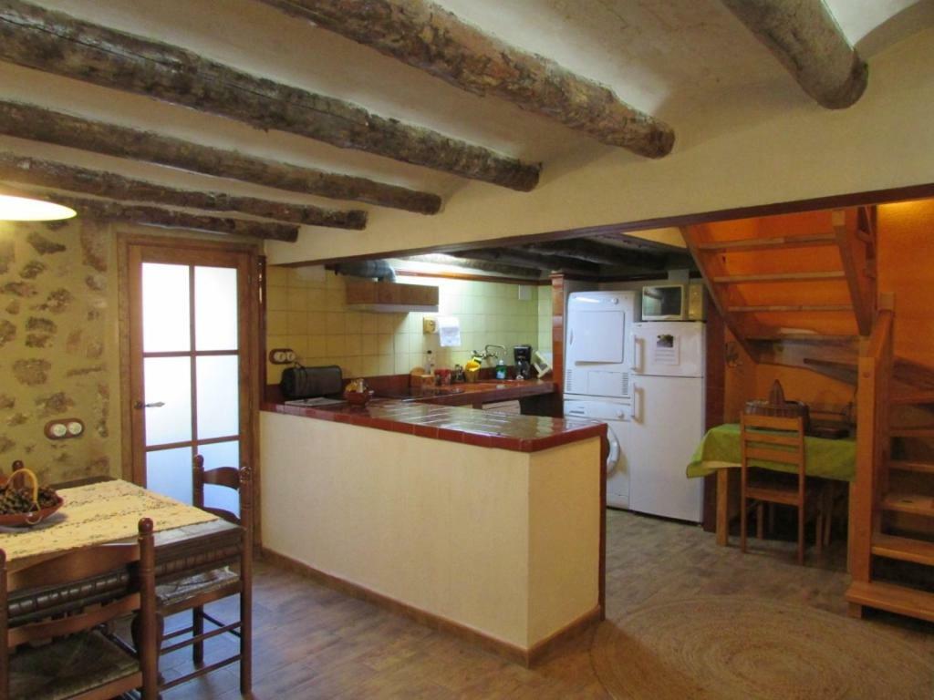 Can Font Guest House Siurana  Luaran gambar