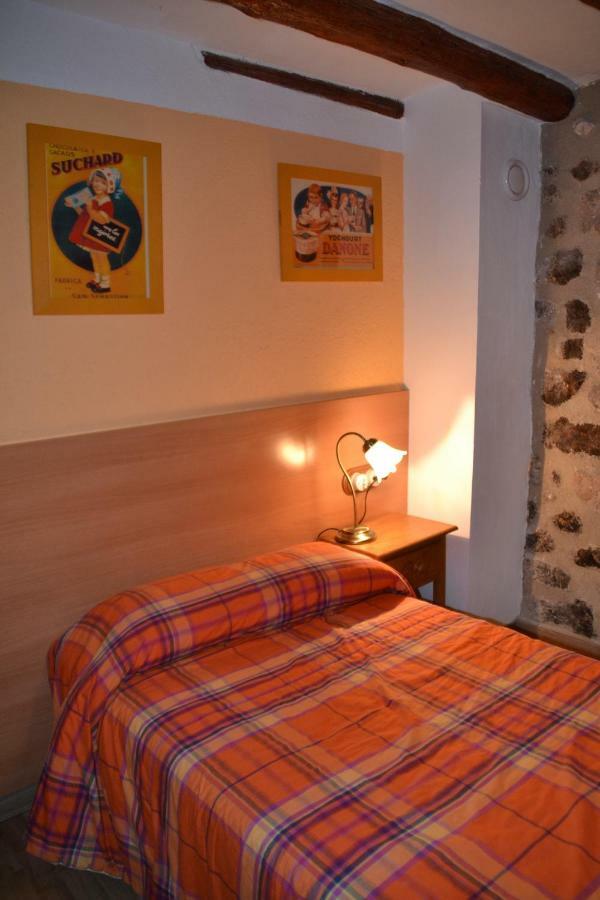 Can Font Guest House Siurana  Luaran gambar