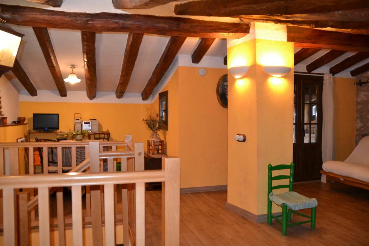 Can Font Guest House Siurana  Luaran gambar