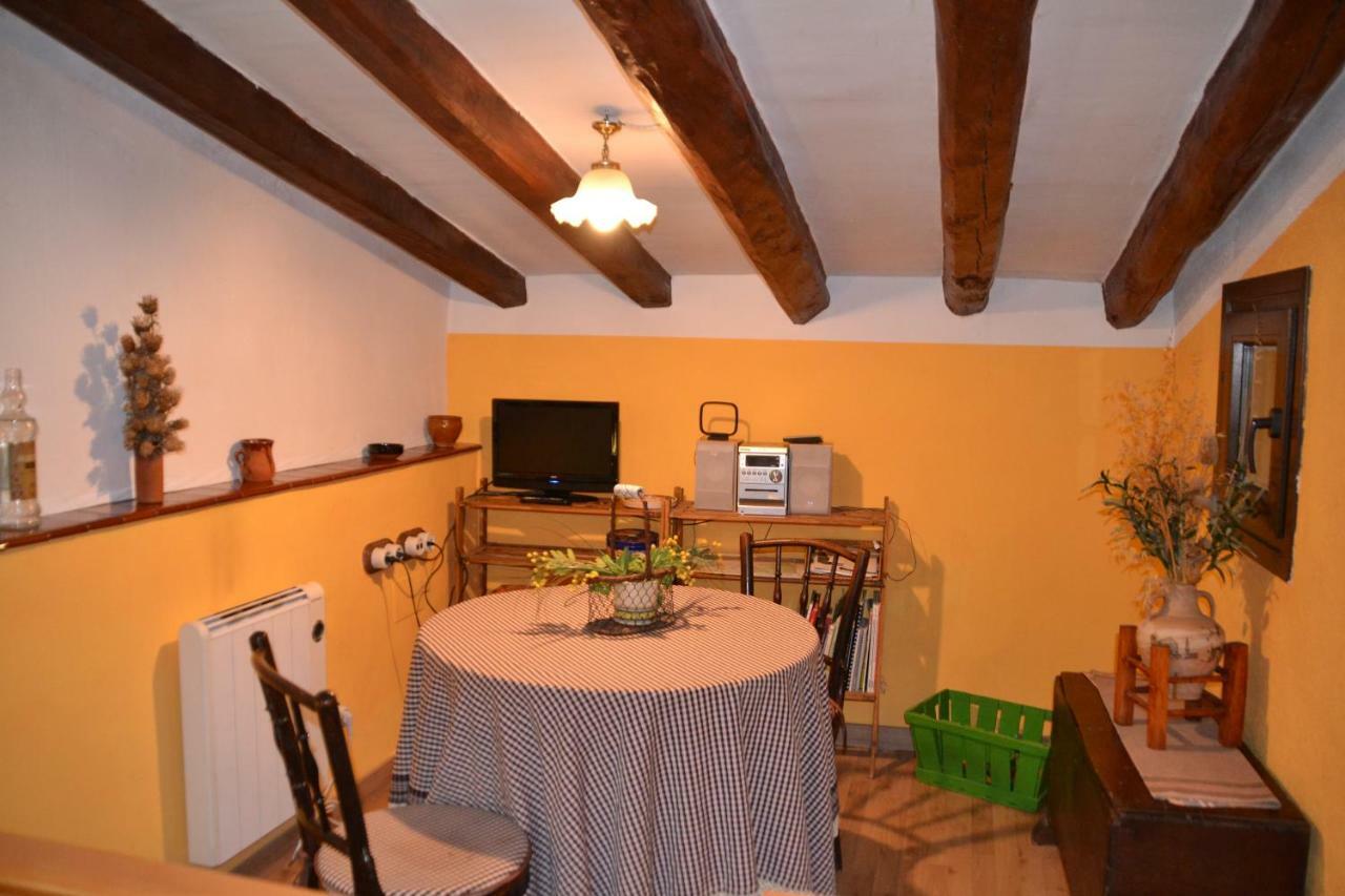 Can Font Guest House Siurana  Luaran gambar