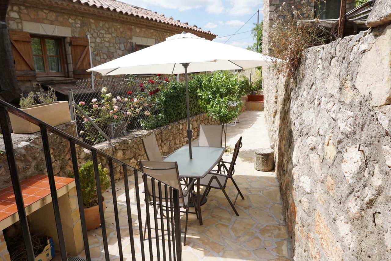 Can Font Guest House Siurana  Luaran gambar