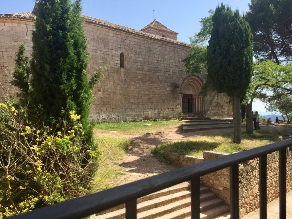 Can Font Guest House Siurana  Luaran gambar